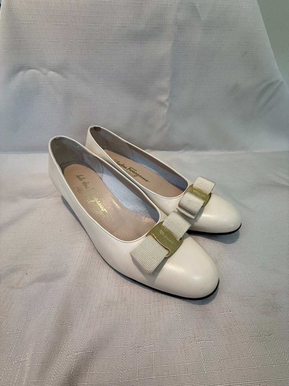 Salvatore Ferragamo Lillaz 3 CM Vara Bow Pumps Ivory New Bone Calf Leather 8B